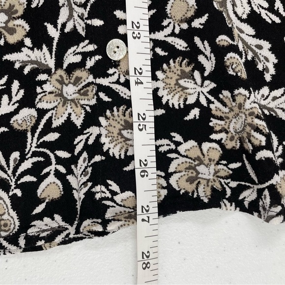 J Jill Rayon Black Cream Floral Blouse 3/4 Sleeve Button Up Shark Bite Hem - Picture 11 of 11